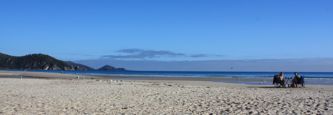 Petit déjeuner sur la plage, seuls au monde, c’est ça aussi la Tasmanie !